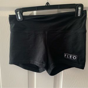 FLEO 3.25 shorts